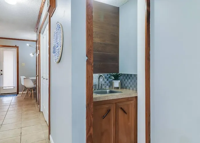Palm Springs- 2 Master Suites, Style & Location! Lafayette